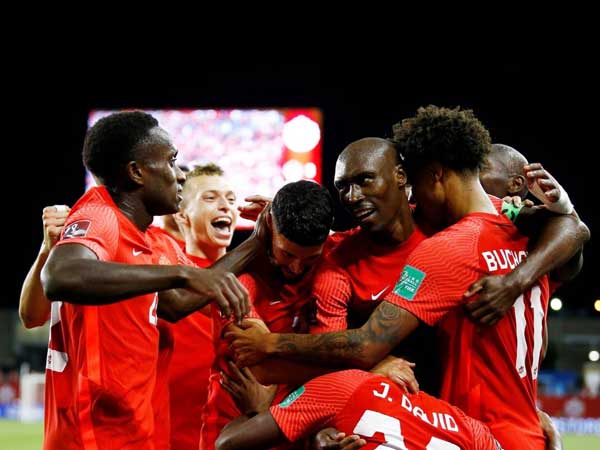 50:Canada's-men's-football-team-sportstiger