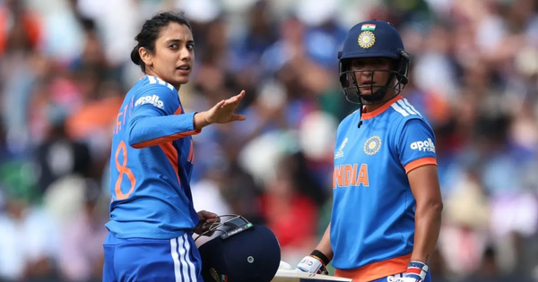 Harmanpreet Kaur and Fatima Sana avoid handshake