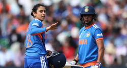 Harmanpreet Kaur and Fatima Sana avoid handshake