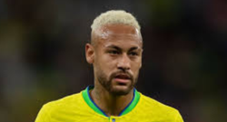 Neymar ahead of his retirement; credits him for bringing happiness to fans