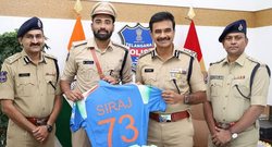 Mohammed Siraj Meets Telangana DGP
