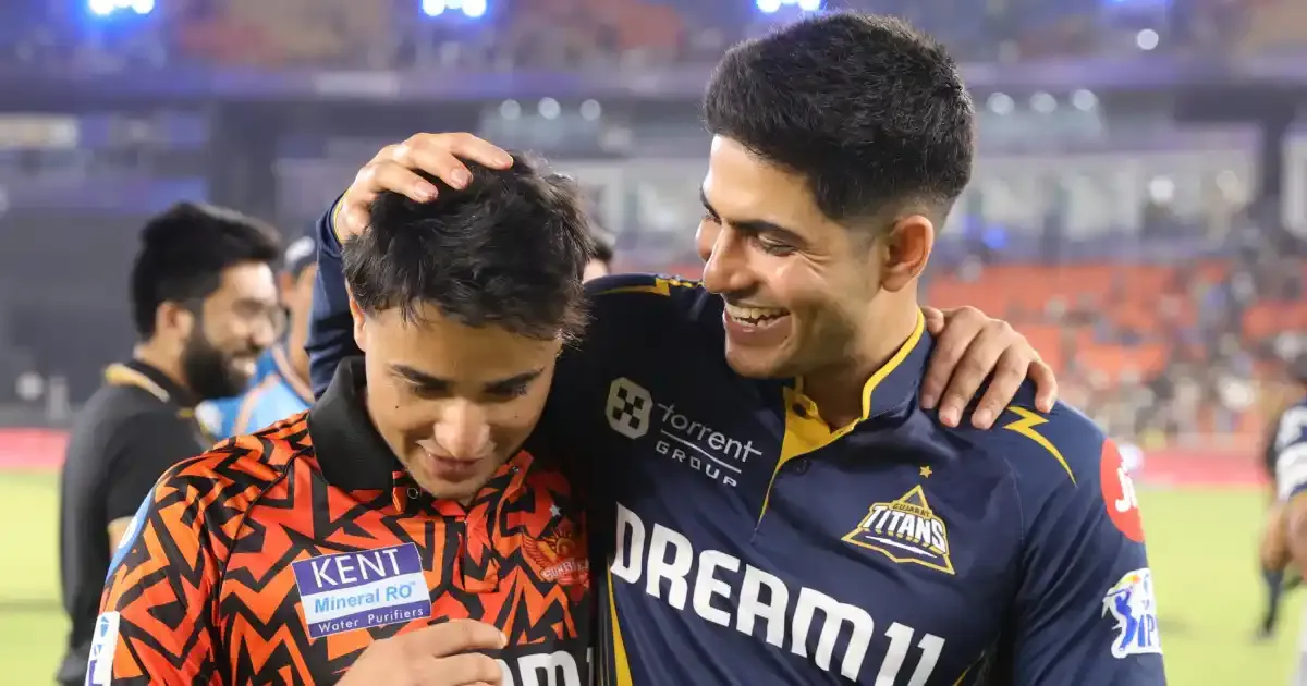 abhishek sharma offers rose to shubman gill on his 26th birthday