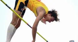 armand duplantis sets new men s pole vault world record with 6 29m jump