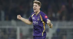 cameron green strikes with ball