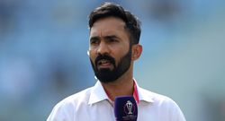 dinesh karthik sportstiger