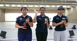 esha singh wins maiden issf world cup gold in women s 25m pistol compatriot manu bhaker bags bronze