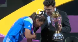 harmanpreet kaur touching jay shah s feet