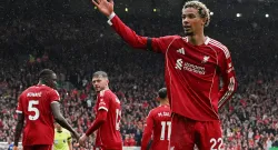 liverpool edge everton 2 1 in merseyside derby to maintain perfect premier league start