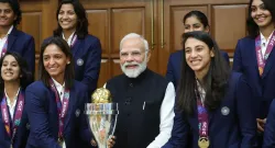 pm modi meets with women s cricket world cup champions in new delhi receives signed namo jersey as present from team india