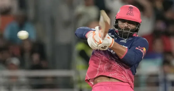 ravindra jadeja retires hurt