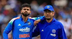 shreyas iyer in icu in sydney after suffering internal bleeding following scary rib injury sportstiger
