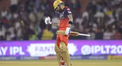 virat kohli celebrates his first run after two consecutive ducks