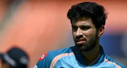 washington sundar to stay at gujarat titans after trade rumours with csk sportstiger